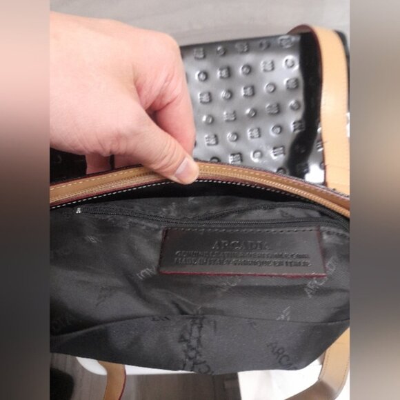 Arcadia - Patent Leather Shoulder Bag - Picture 11 of 14